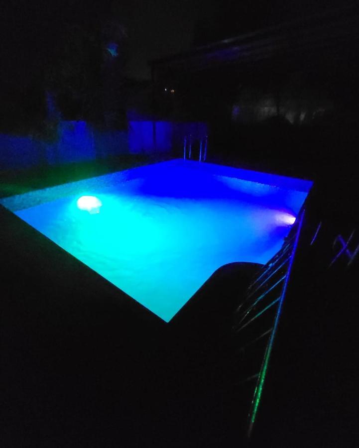 The Perfect Stays- Lal Mahal Villa With Disco Pool Lonavala Εξωτερικό φωτογραφία