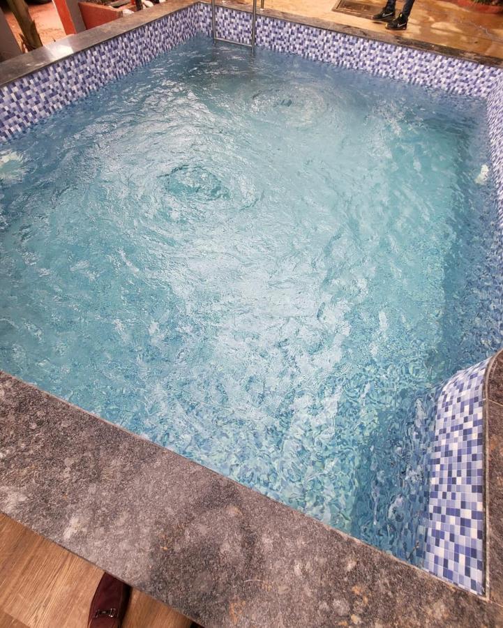 The Perfect Stays- Lal Mahal Villa With Disco Pool Lonavala Εξωτερικό φωτογραφία