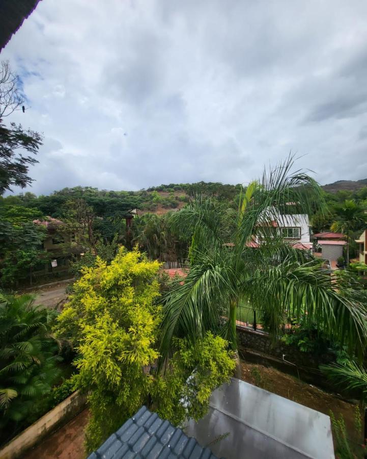 The Perfect Stays- Lal Mahal Villa With Disco Pool Lonavala Εξωτερικό φωτογραφία